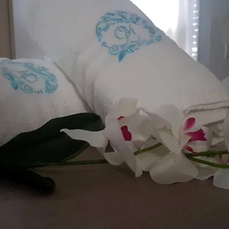 Chez Moi Centro Nocleg ze śniadaniem 4*