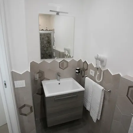 Chez Moi Centro Bed & Breakfast 4*