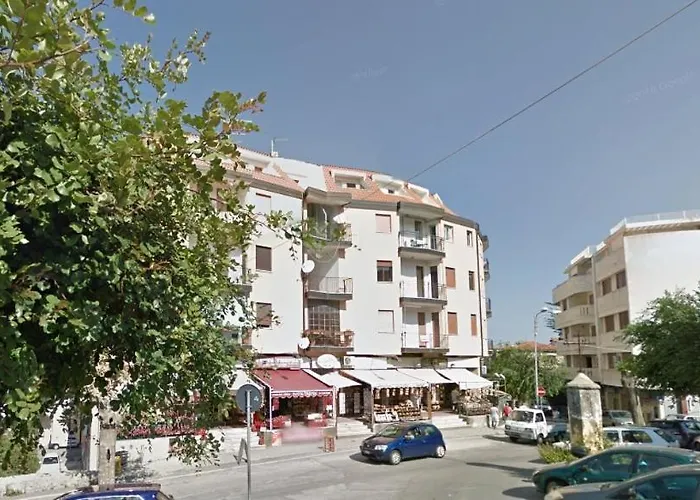 Alojamento de Acomodação e Pequeno-almoço Chez Moi Centro 4*